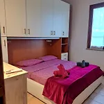 Apartamento Trilocale Immerso Nel Verde A Pochi Chilometri Dal Mare Con Piscina Soppalco E Parcheggio Montescudaio