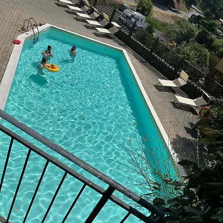 Trilocale Con Piscina Apartmán
