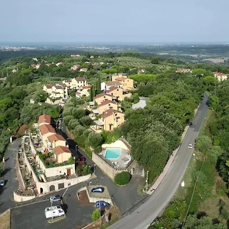 Trilocale Con Piscina Montescudaio